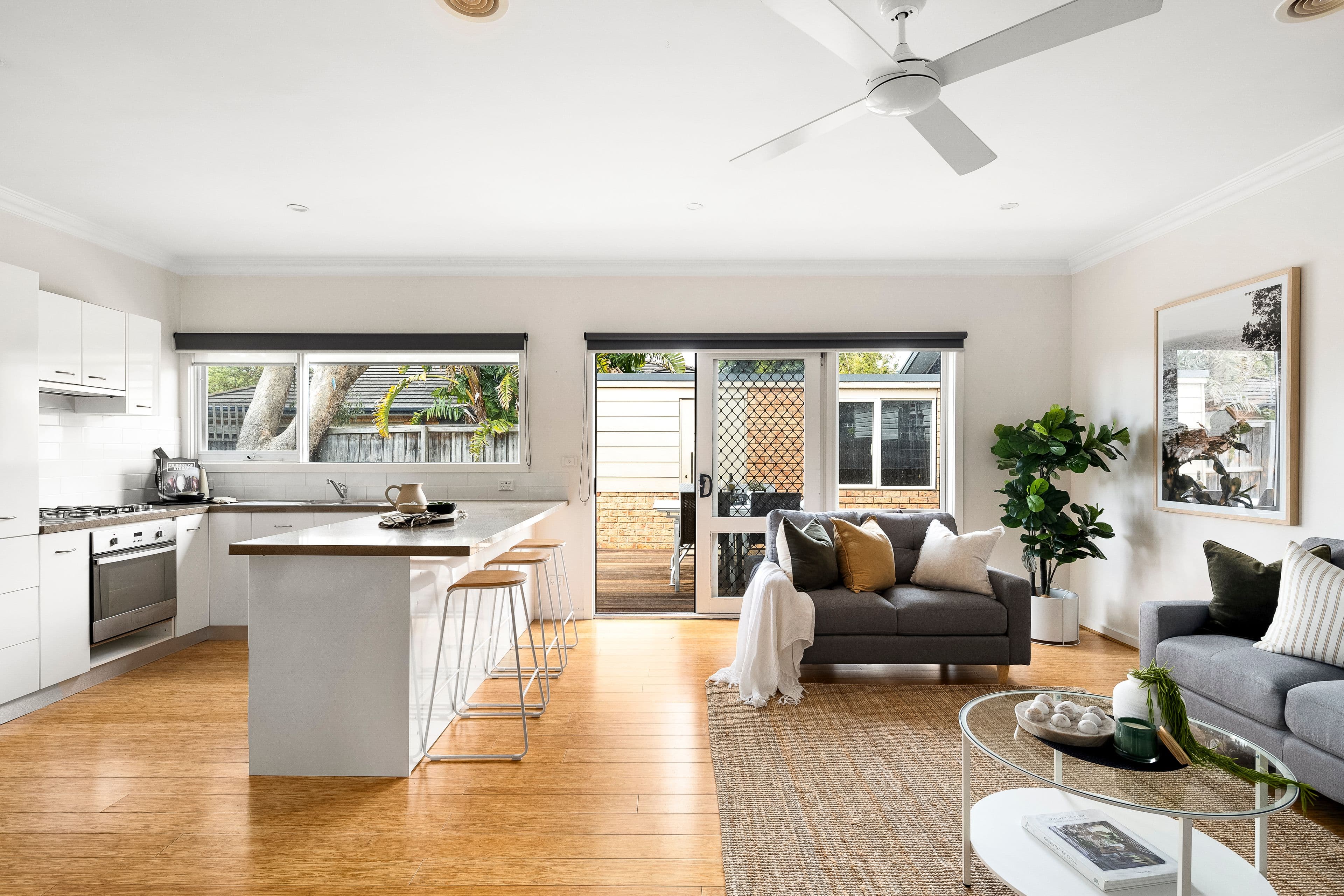 63 Rosslyn Avenue, Seaford VIC 3198, Seaford - Thumbnail 2