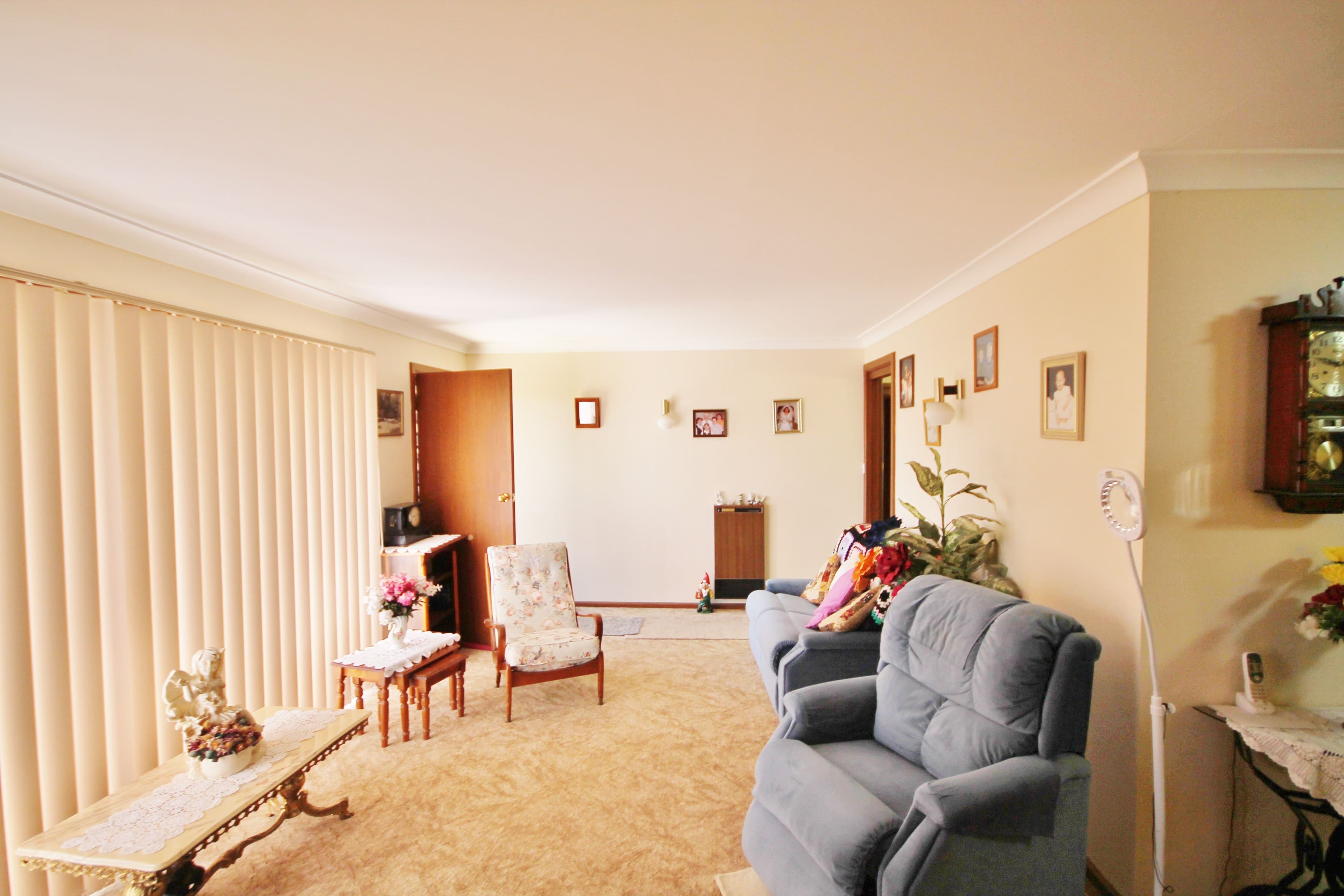 12 Charles Crescent, Young - Thumbnail 6