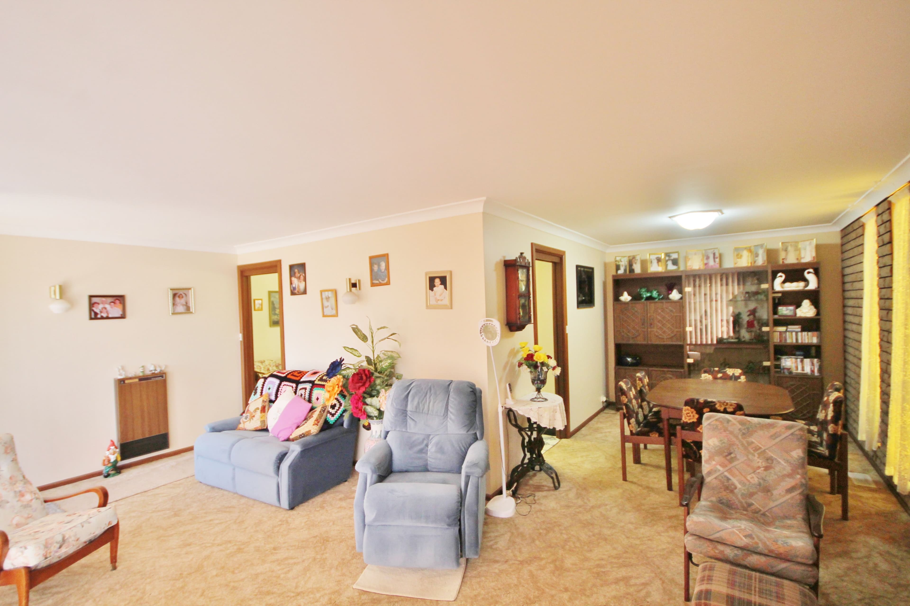 12 Charles Crescent, Young - Thumbnail 7