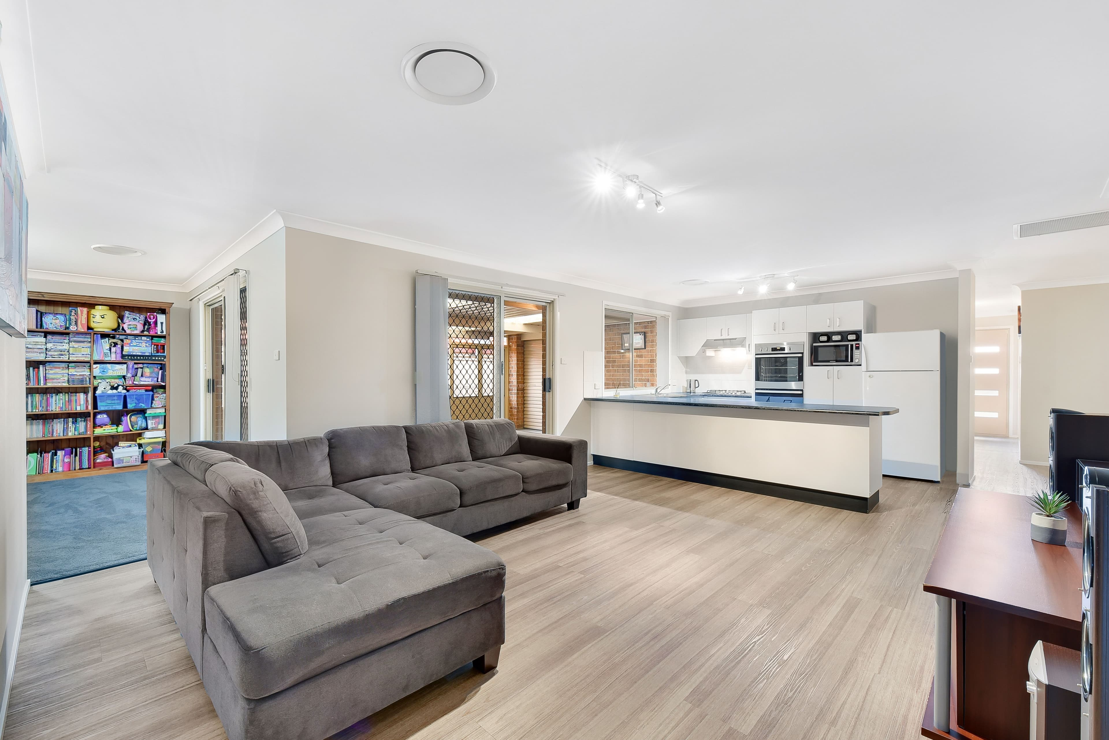 43 Kookaburra Road, Prestons - Thumbnail 3