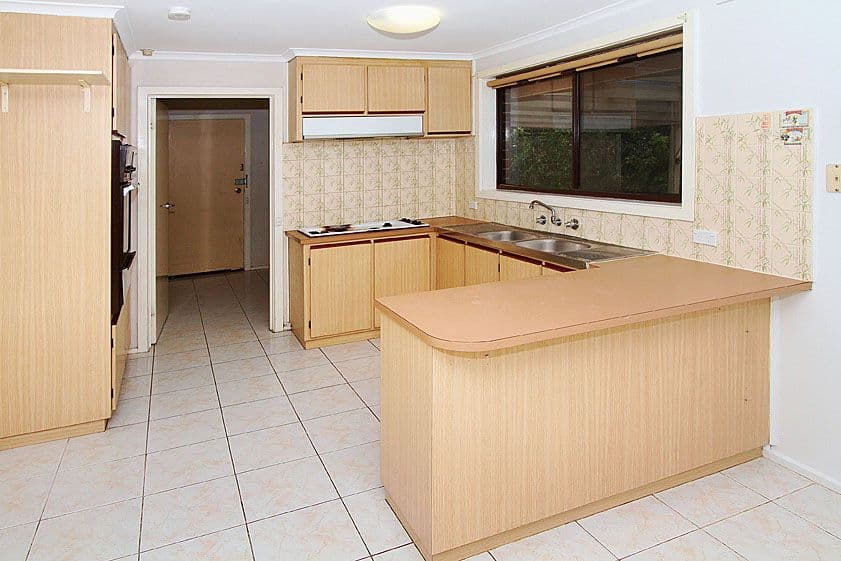 20 Thompson Circuit, MILL PARK VIC 3082, Mill Park - Thumbnail 2