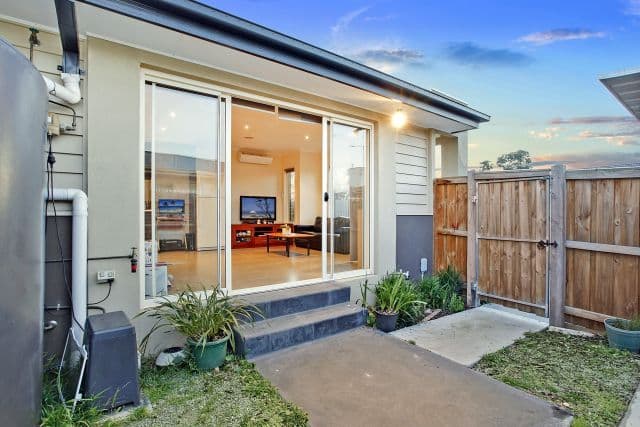 27 Erskine Avenue, RESERVOIR VIC 3073, Reservoir - Thumbnail 8