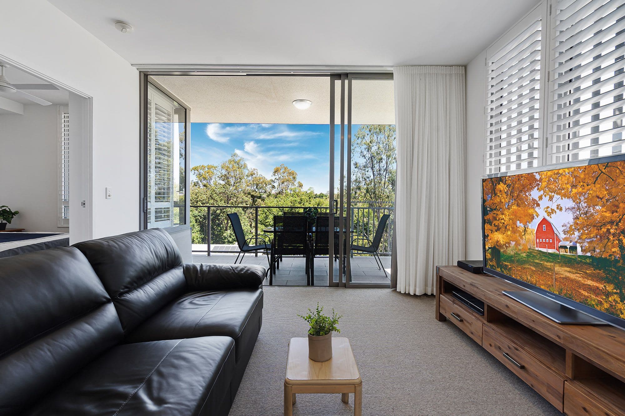 54 Lincoln Street, Greenslopes QLD 4120, Greenslopes - Thumbnail 2