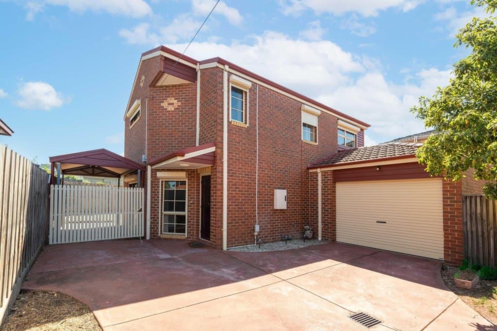 2/10A Lagen Court, Bundoora - Image 1