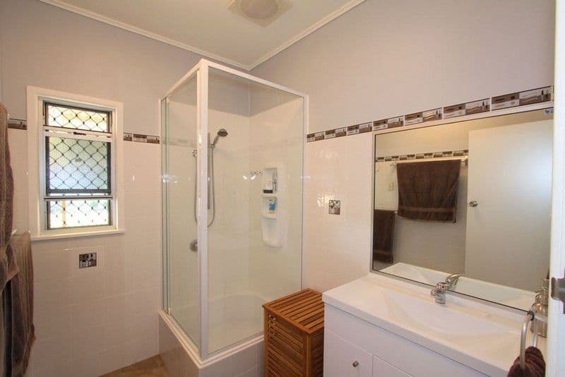 39 Dunn Road, AVENELL HEIGHTS QLD 4670, Avenell Heights - Thumbnail 8
