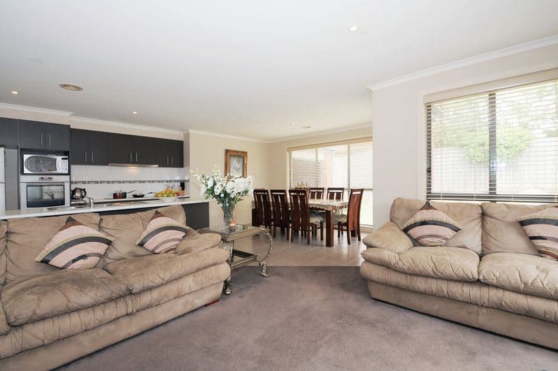 6 Sandalwood Grove, CARRUM DOWNS VIC 3201, Carrum Downs - Thumbnail 2