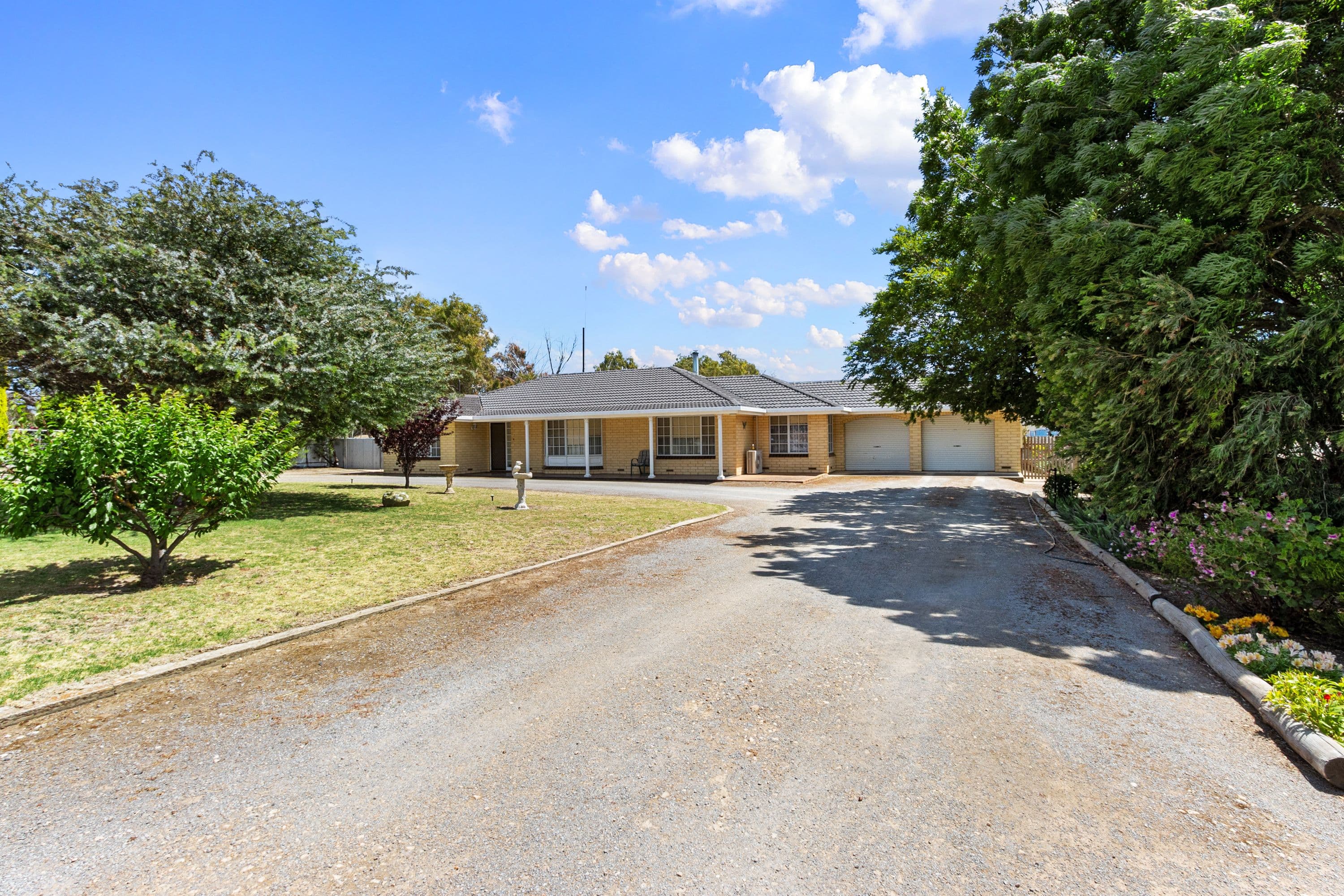 22 Bluff Road, Minlaton SA 5575, Minlaton - Image 1