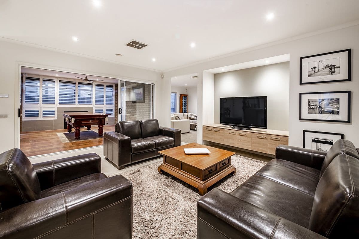 10 Peisley Crescent, Cranbourne East VIC 3977, Cranbourne East - Thumbnail 5
