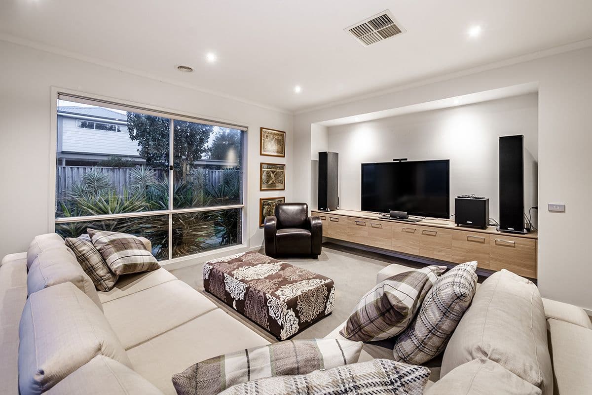 10 Peisley Crescent, Cranbourne East VIC 3977, Cranbourne East - Thumbnail 6