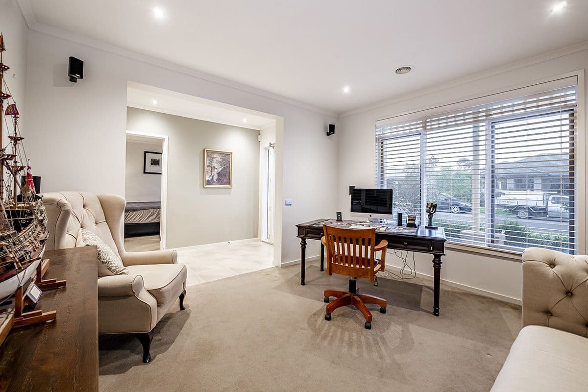 10 Peisley Crescent, Cranbourne East VIC 3977, Cranbourne East - Thumbnail 7