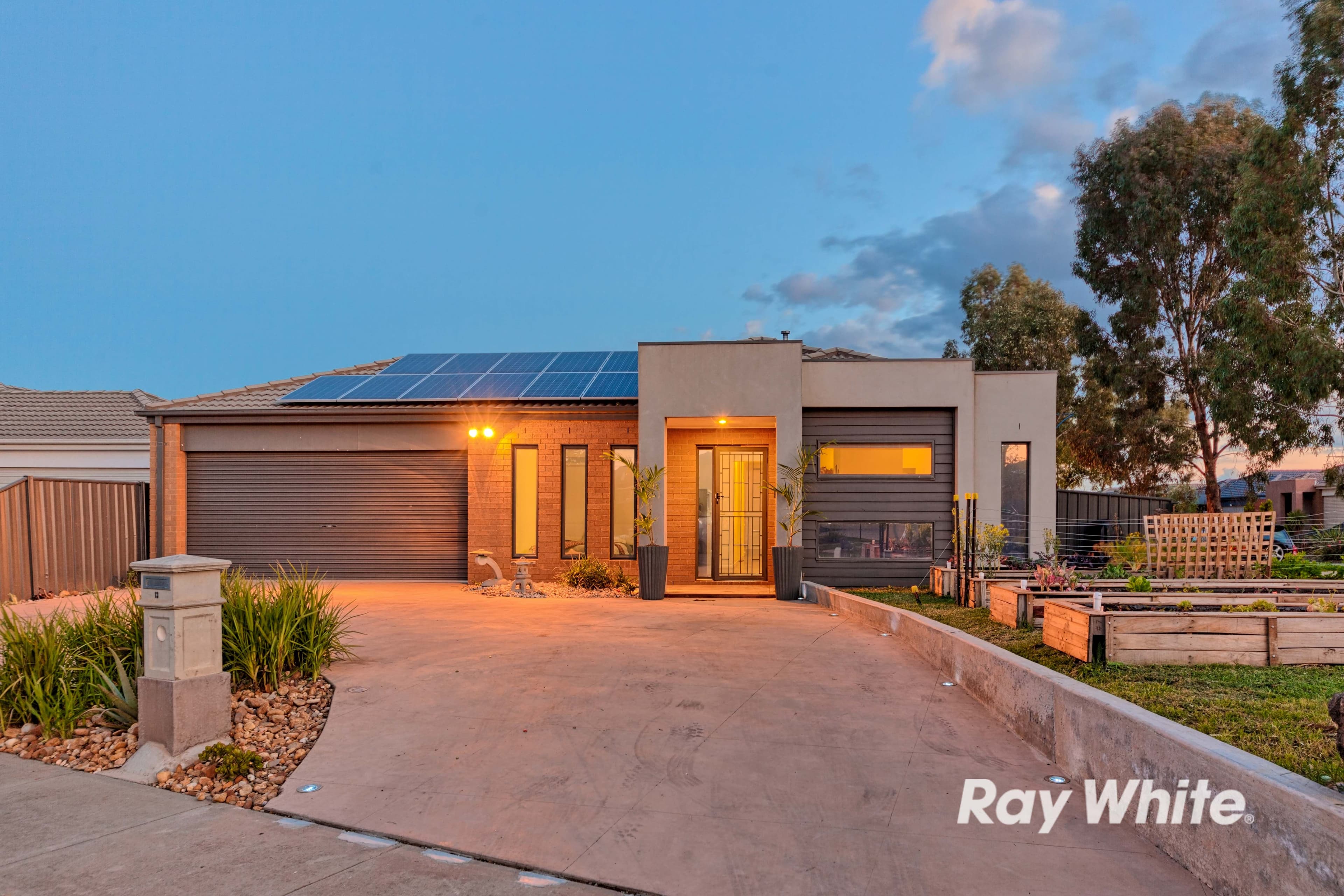 13 Murrumbidgee Street, Wyndham Vale VIC 3024, Wyndham Vale - Thumbnail 2
