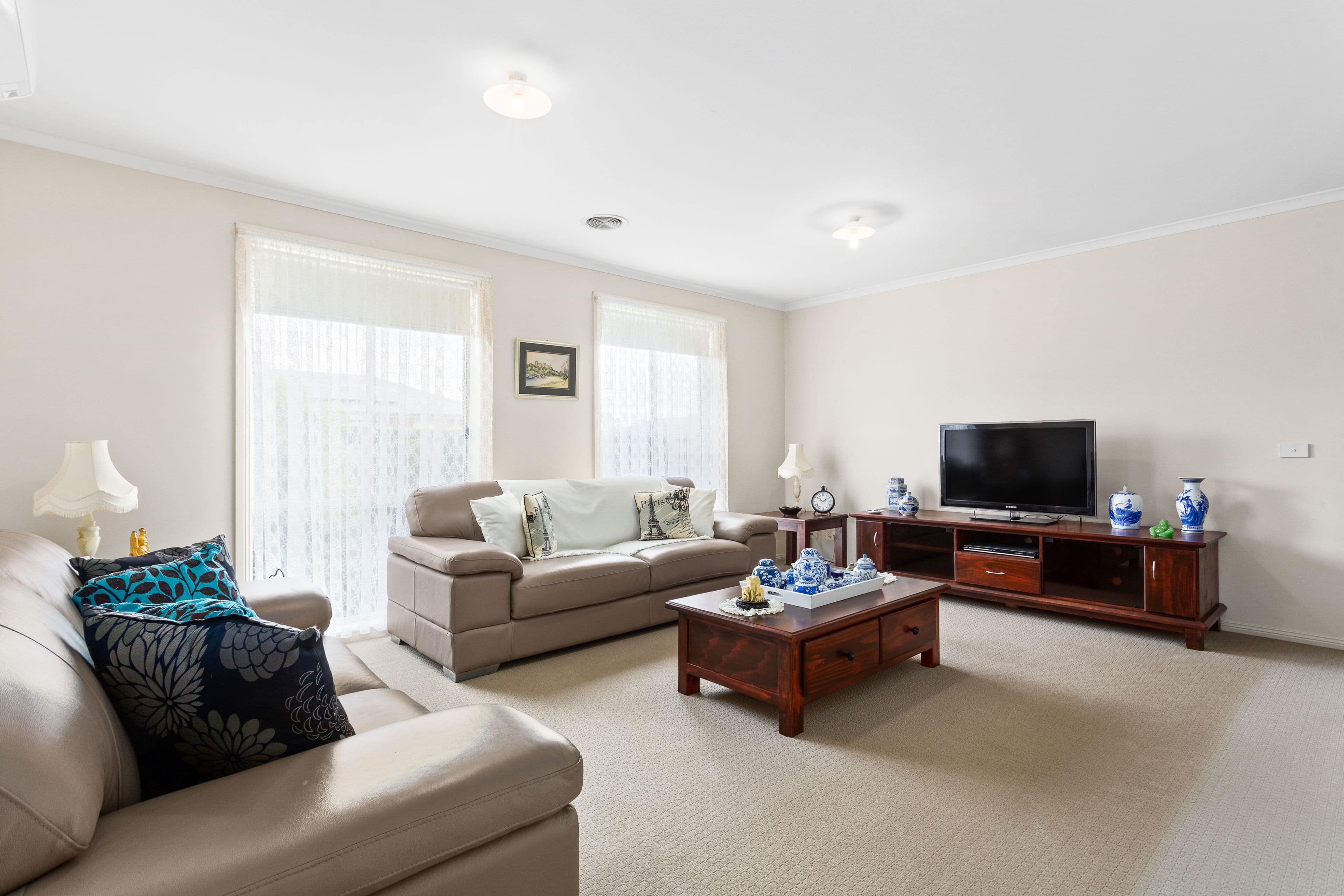 35 Currawong Crescent, Pakenham VIC 3810, Pakenham - Thumbnail 2