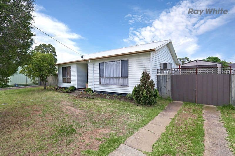 7 Eaton Parade, LAVERTON VIC 3028, Laverton - Image 1