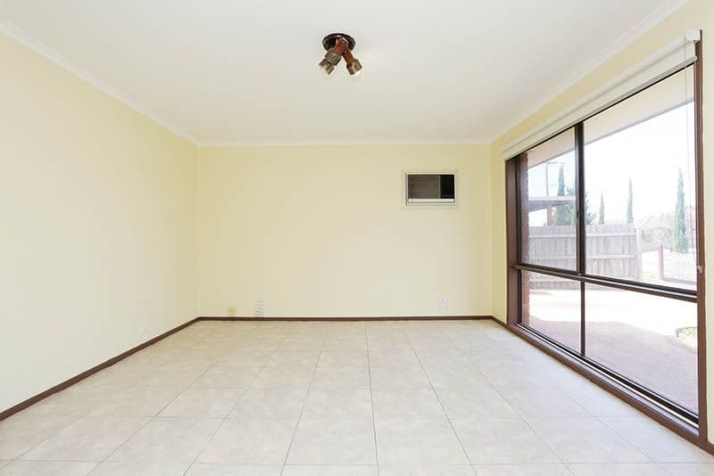 49 Hawkesbury Road, Werribee VIC 3030, Werribee - Thumbnail 2