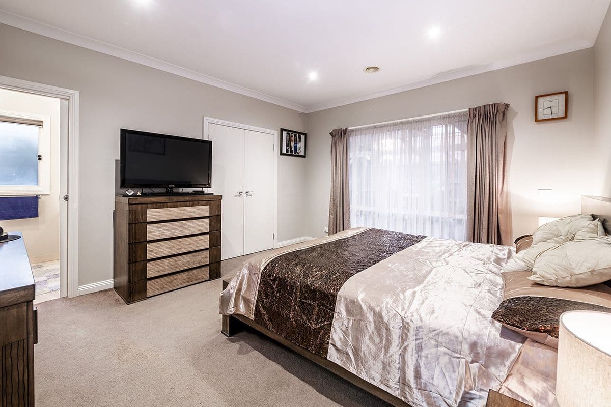 25 Yammerbook Way, Cranbourne East VIC 3977, Cranbourne East - Thumbnail 2