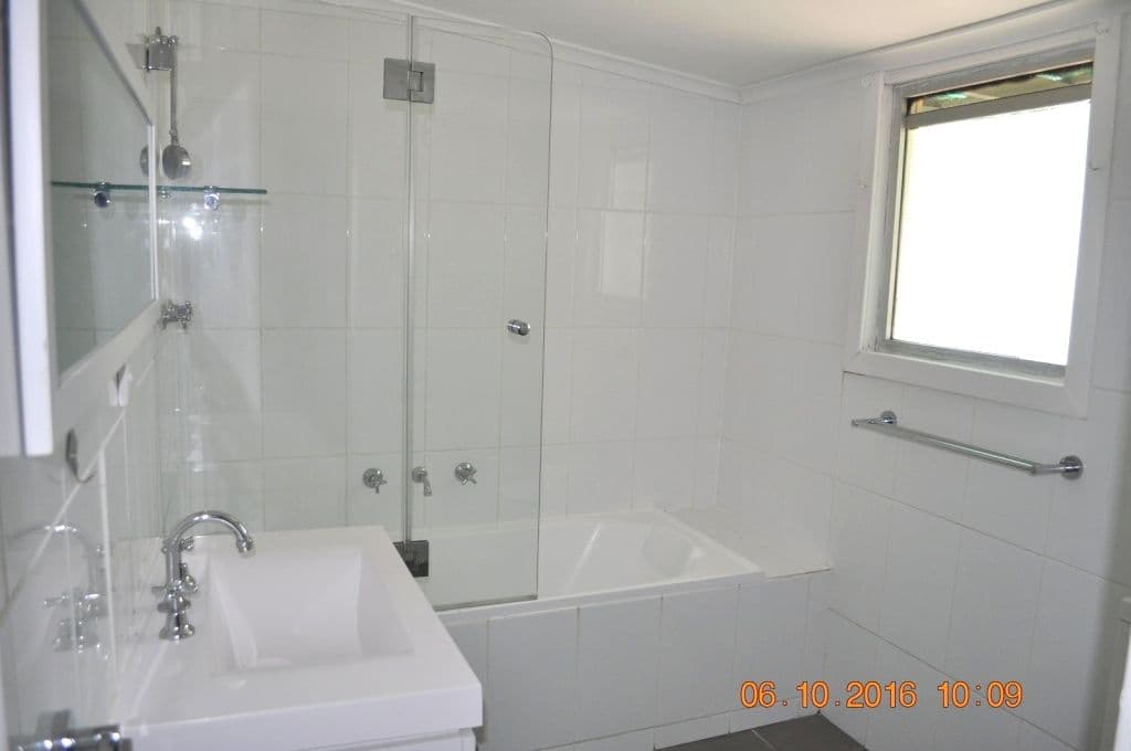 106 Sutton Street, Cootamundra - Thumbnail 3