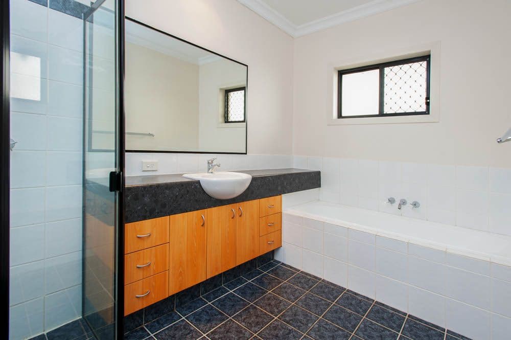 82 Kincaid Drive, Highland Park QLD 4211, Highland Park - Thumbnail 8