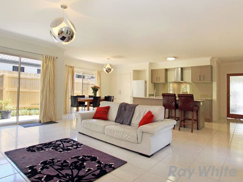 11 Booyong Place, BRIDGEMAN DOWNS QLD 4035, Bridgeman Downs - Thumbnail 2
