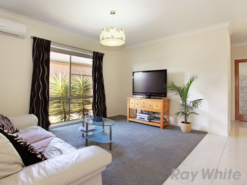 11 Booyong Place, BRIDGEMAN DOWNS QLD 4035, Bridgeman Downs - Thumbnail 4