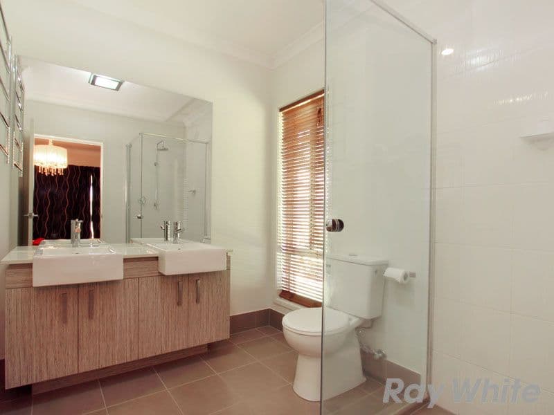 11 Booyong Place, BRIDGEMAN DOWNS QLD 4035, Bridgeman Downs - Thumbnail 7