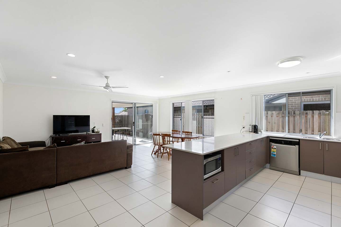 33 Blaxland Road, Urraween QLD 4655, Urraween - Thumbnail 2