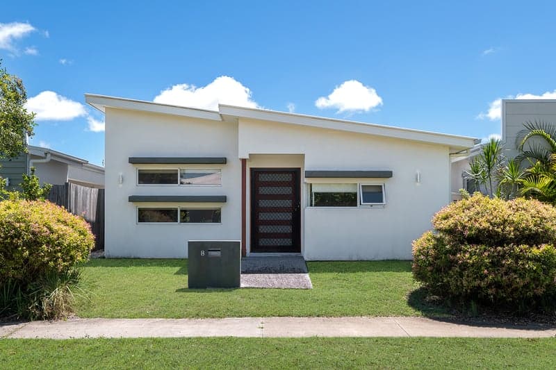 8 Macintyre Crescent, Pelican Waters - Thumbnail 2