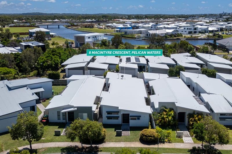 8 Macintyre Crescent, Pelican Waters - Thumbnail 3