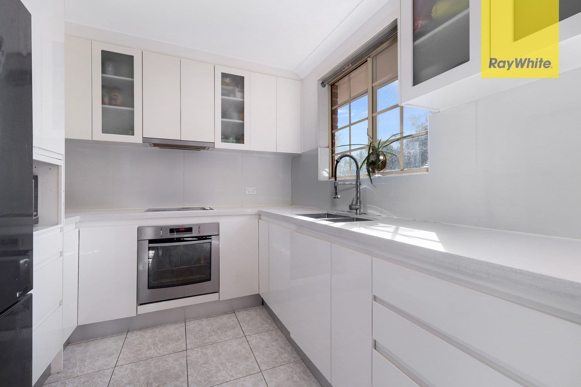 10 Derwent Place, Bossley Park NSW 2176, Bossley Park - Thumbnail 3