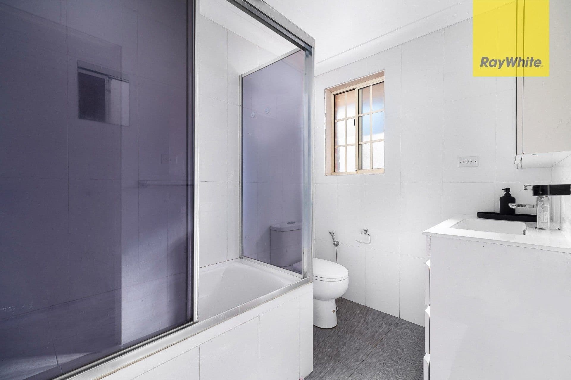 10 Derwent Place, Bossley Park NSW 2176, Bossley Park - Thumbnail 6