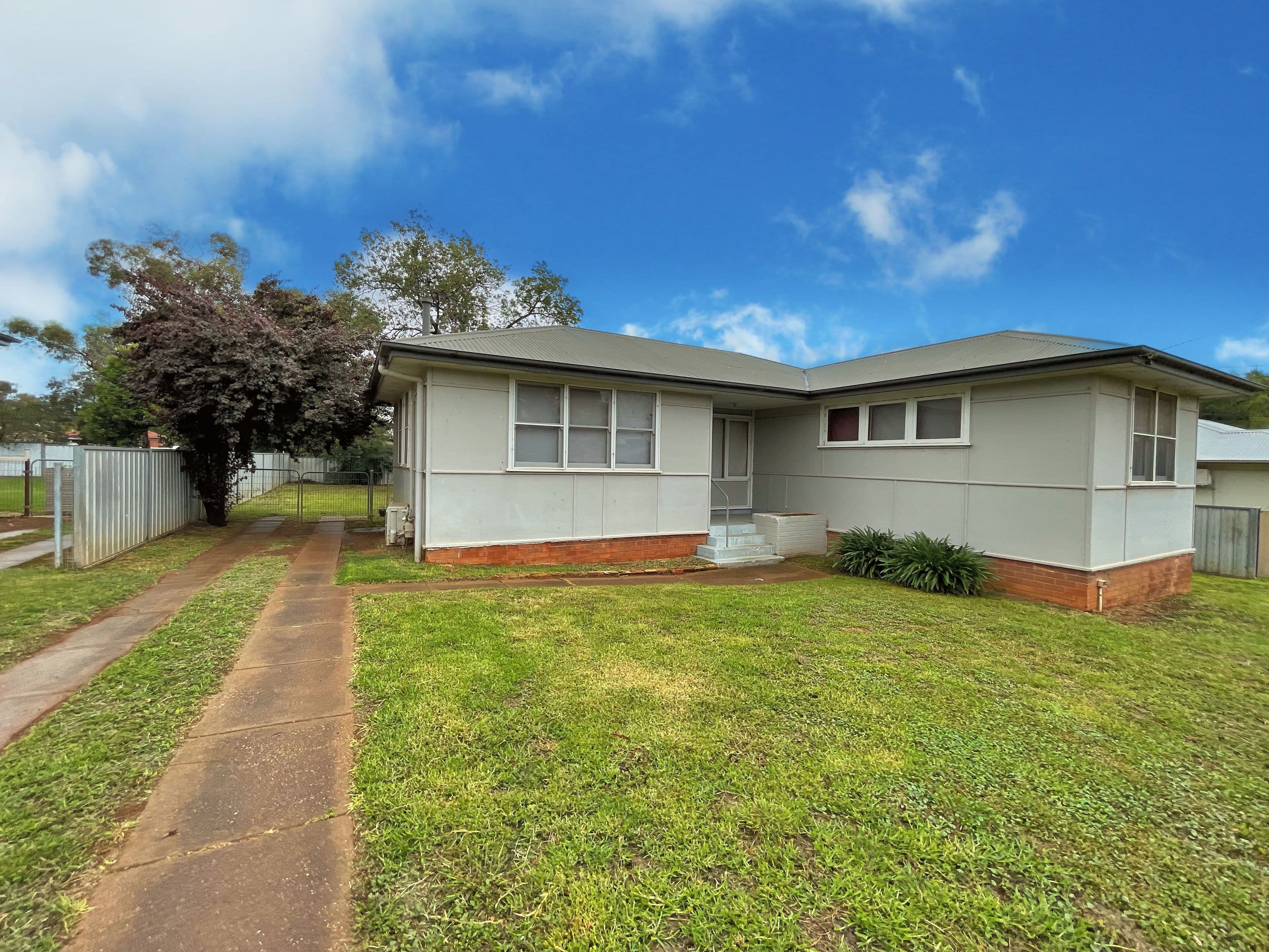 4 Fisher Street, Parkes NSW 2870, Parkes - Image 1