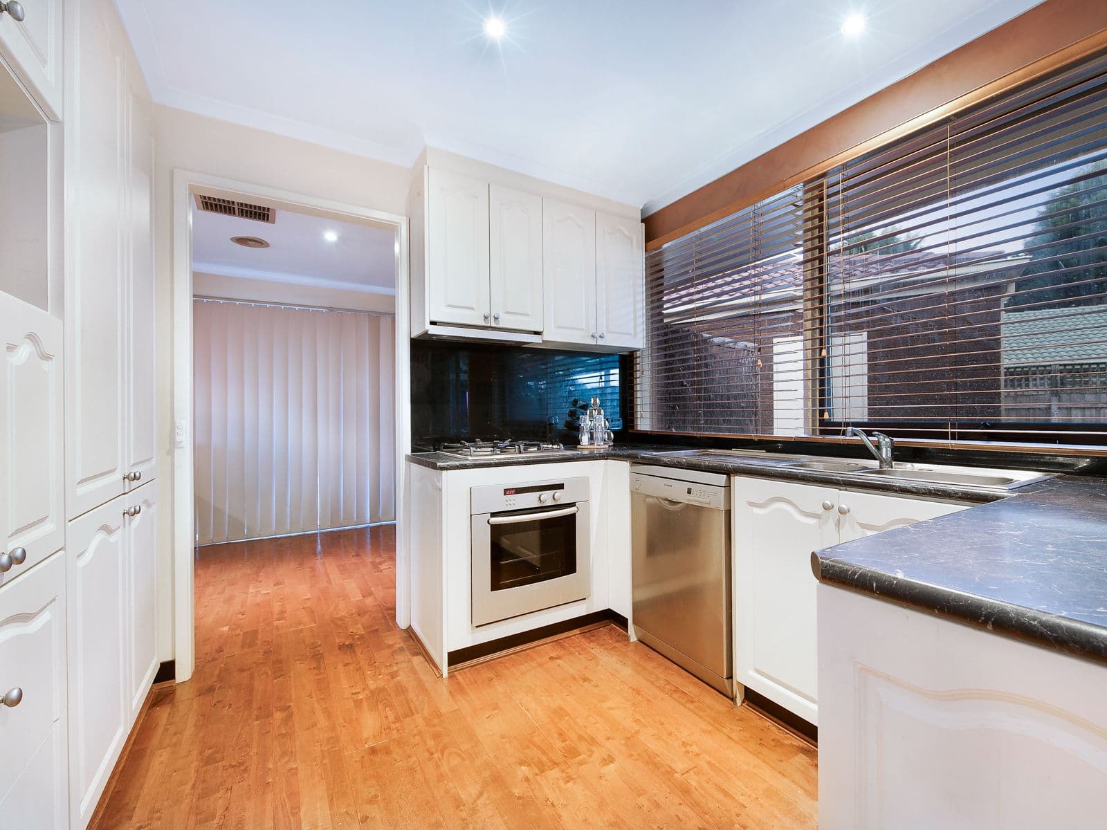 154 Waradgery Drive, Rowville VIC 3178, Rowville - Thumbnail 5