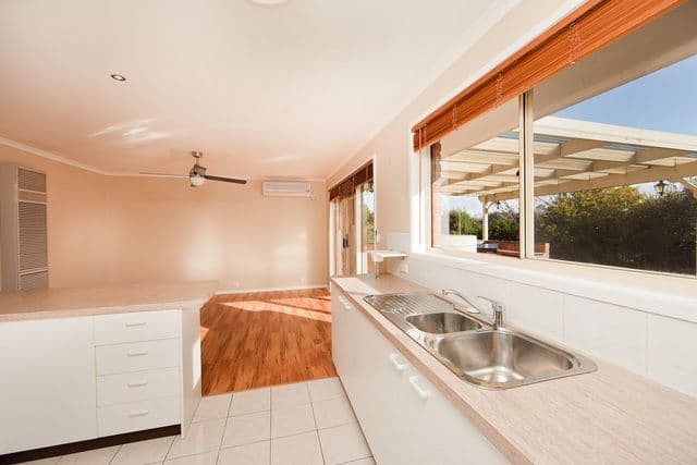 7 Dodwell Street, GIRALANG ACT 2617, Giralang - Thumbnail 2