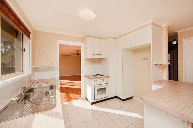 7 Dodwell Street, GIRALANG ACT 2617, Giralang - Thumbnail 3
