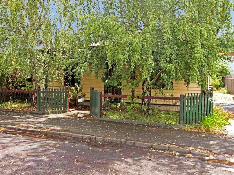 4 Plunkett Street, GEELONG WEST VIC 3218, Geelong West - Thumbnail 2