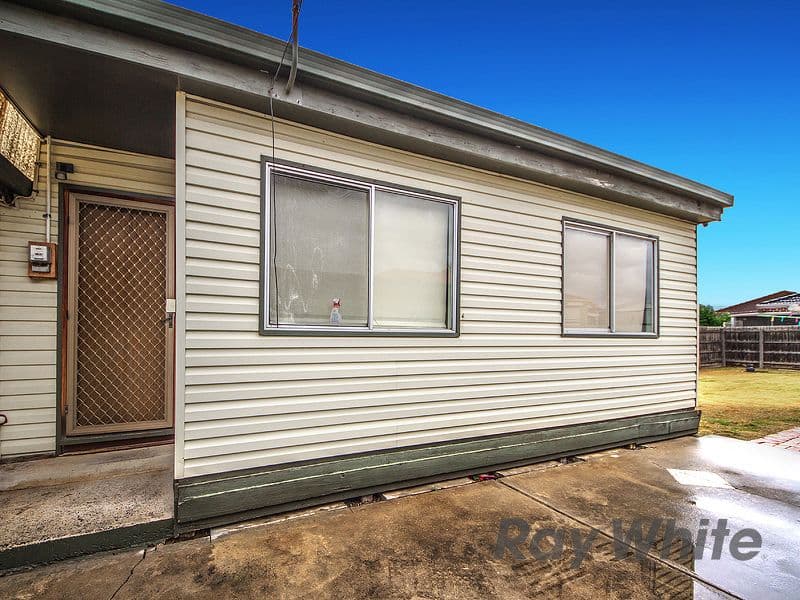 5 McArthur Avenue, St Albans VIC 3021, St Albans - Thumbnail 2