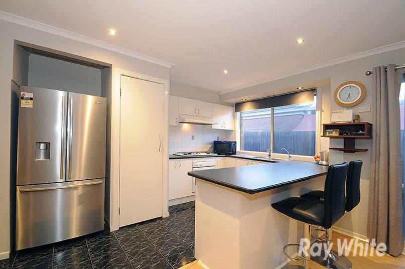 8 Gowrie Place, Cranbourne West VIC 3977, Cranbourne West - Thumbnail 5