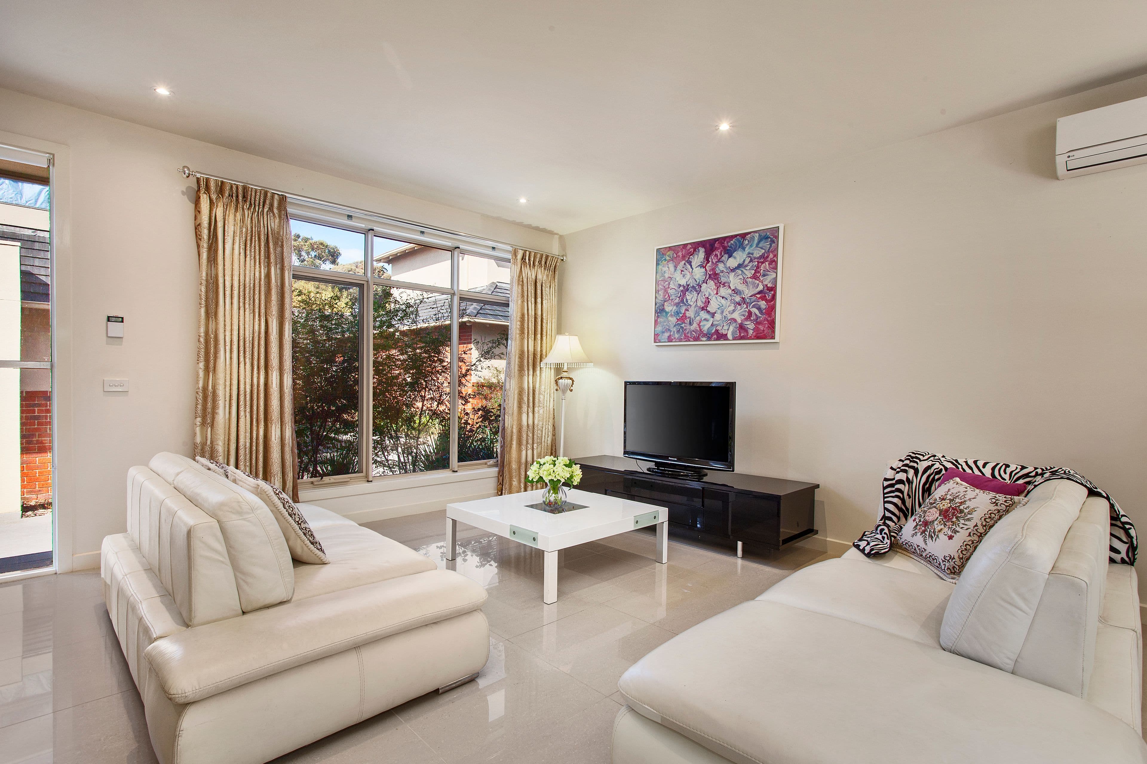 42 Bundoran Parade, Mont Albert North VIC 3129, Mont Albert North - Thumbnail 2