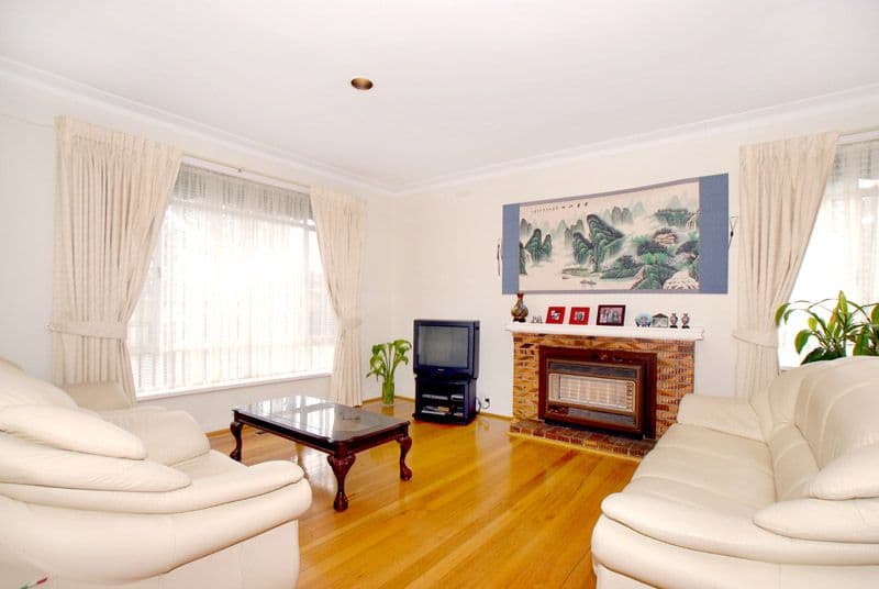 5 Morrie Crescent, BLACKBURN NORTH VIC 3130, Blackburn North - Thumbnail 2