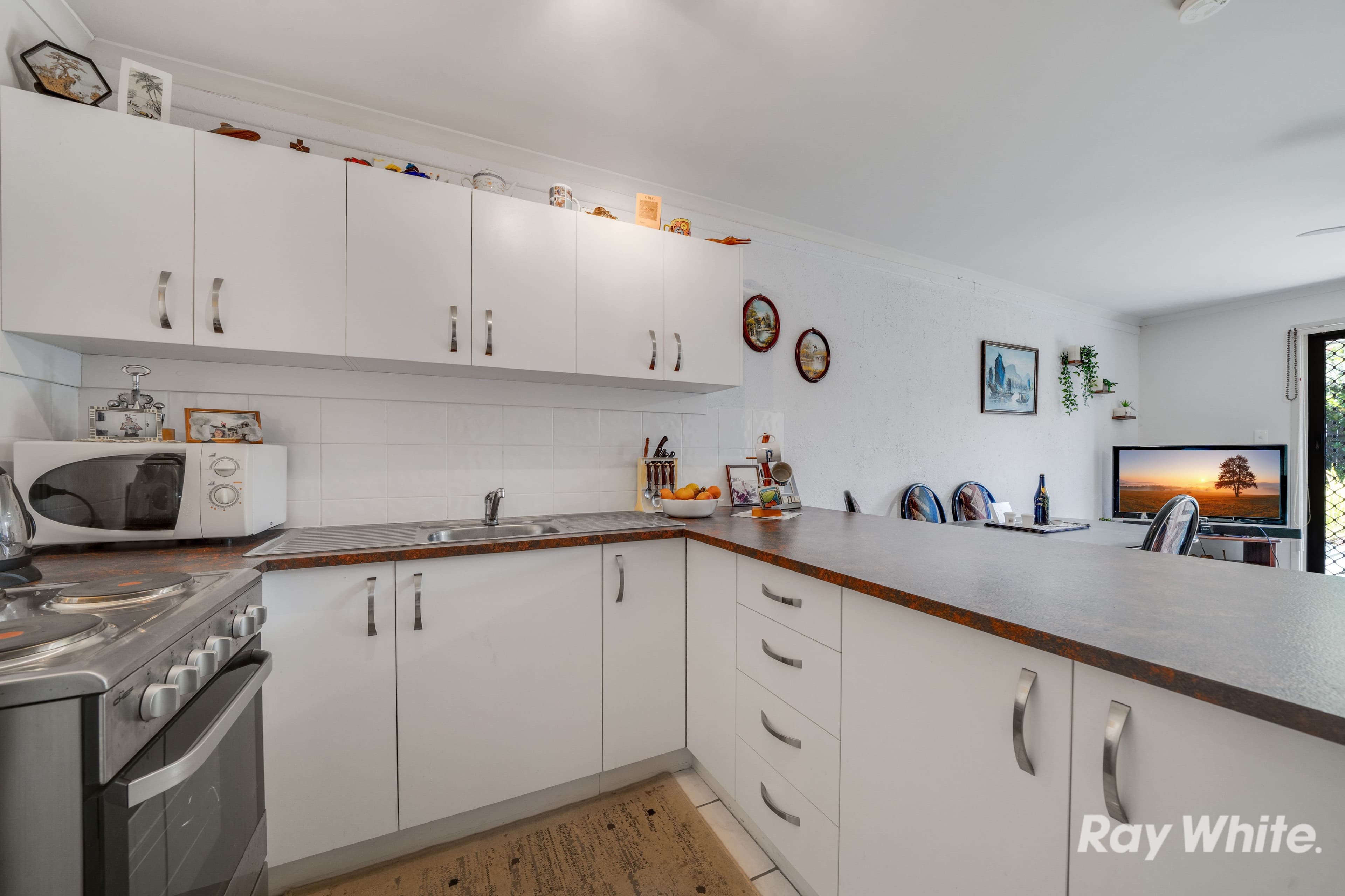 7 Cleopatra Street, Kingston QLD 4114, Kingston - Thumbnail 2