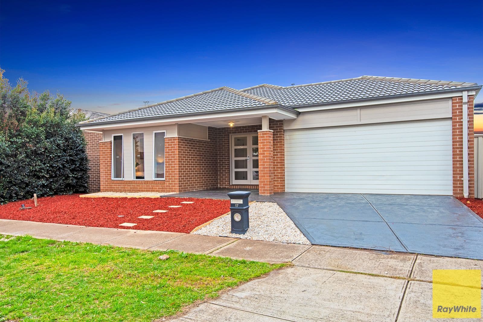 17 Tallgrass Avenue, Truganina VIC 3029, Truganina - Thumbnail 2