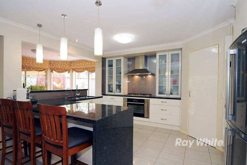 33 Victoria Knox Avenue, ROWVILLE VIC 3178, Rowville - Thumbnail 2