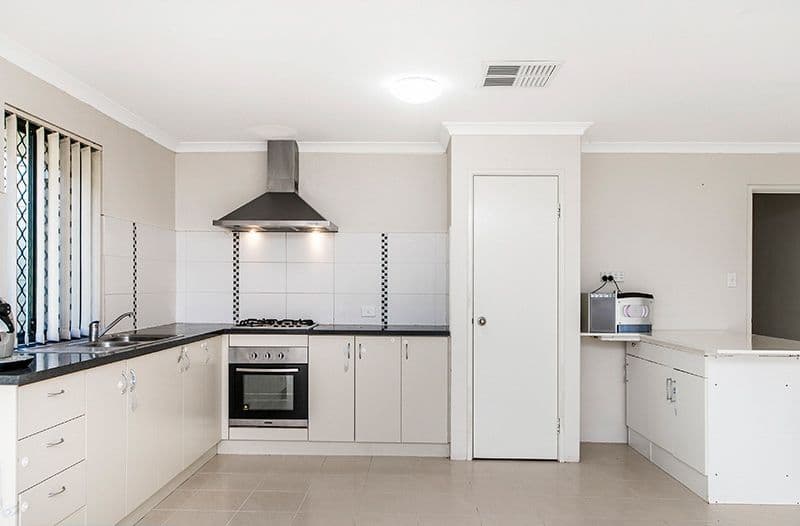 39 Verdant Crescent, Seville Grove WA 6112, Seville Grove - Thumbnail 3
