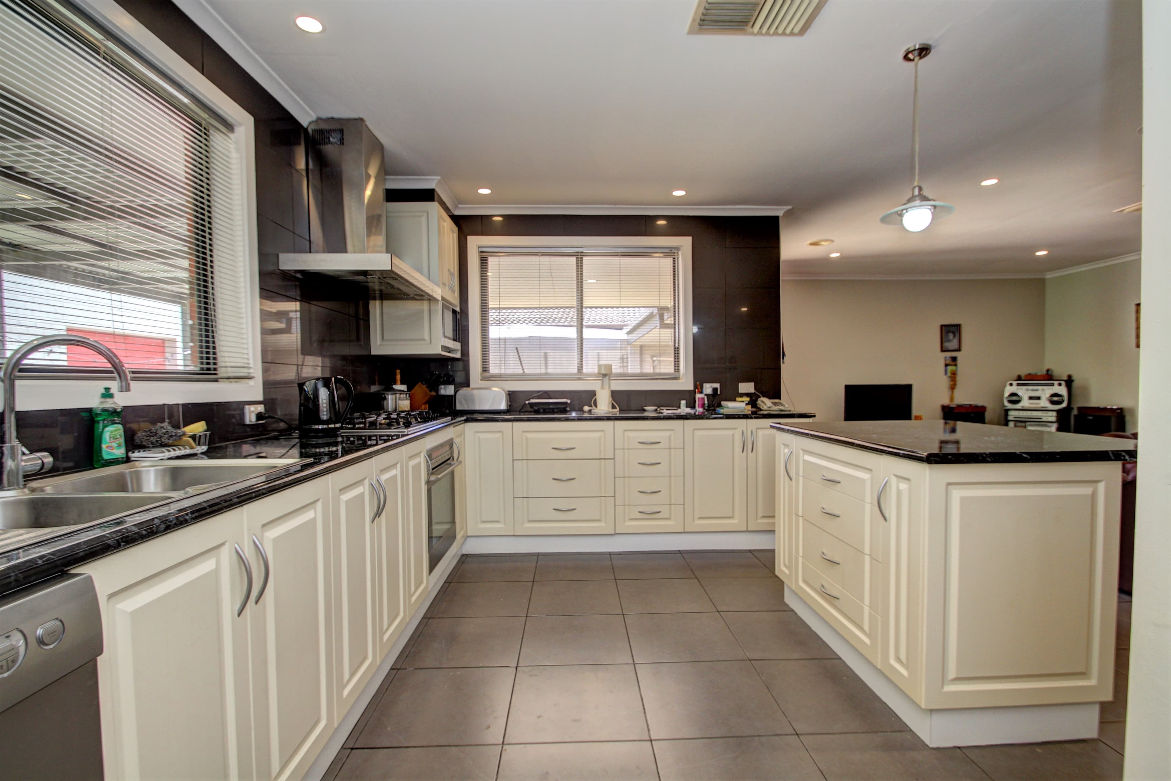 17 Punt Road, Cobram VIC 3644, Cobram - Thumbnail 2