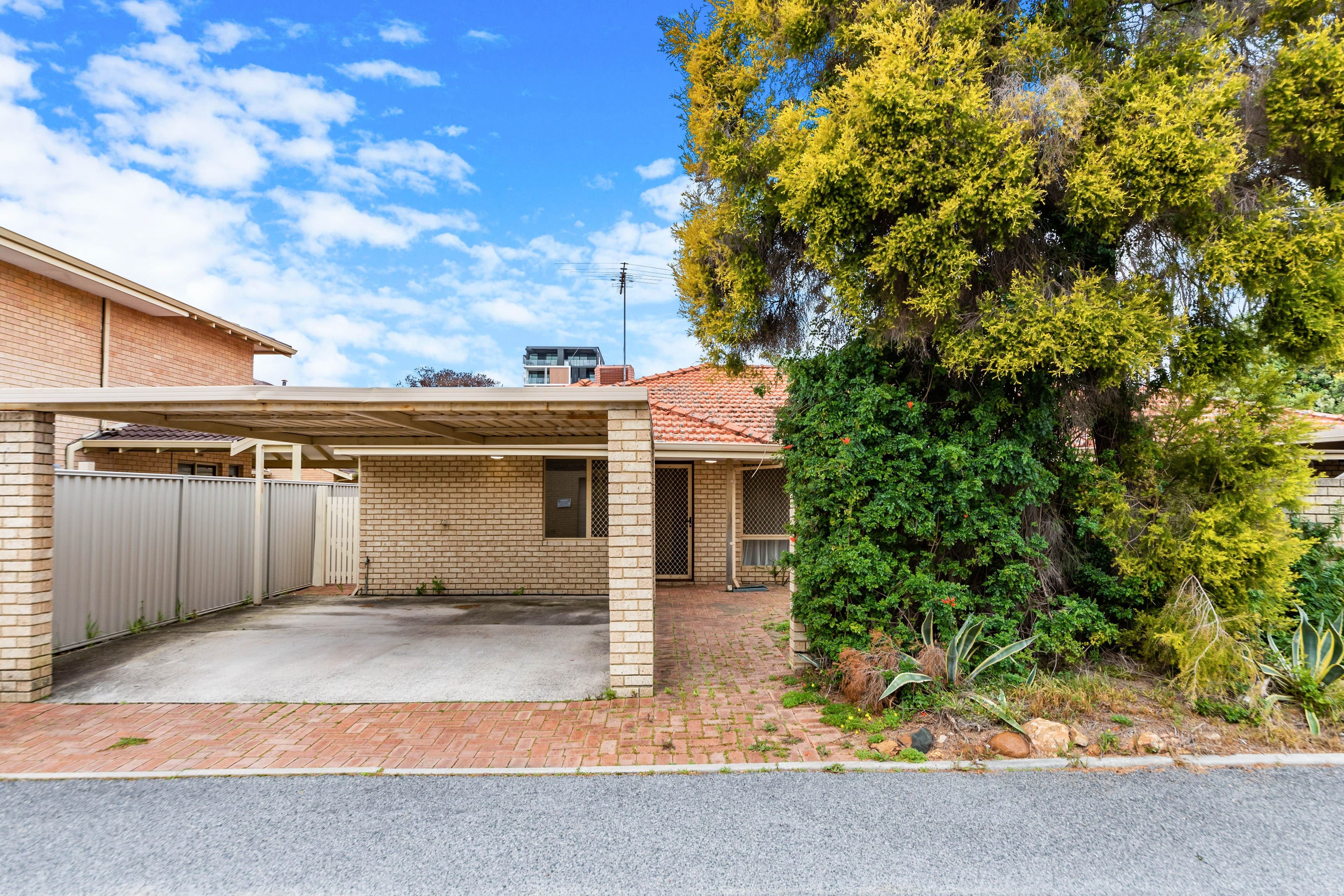 41 Leonora Street, Como WA 6152, Como - Thumbnail 2