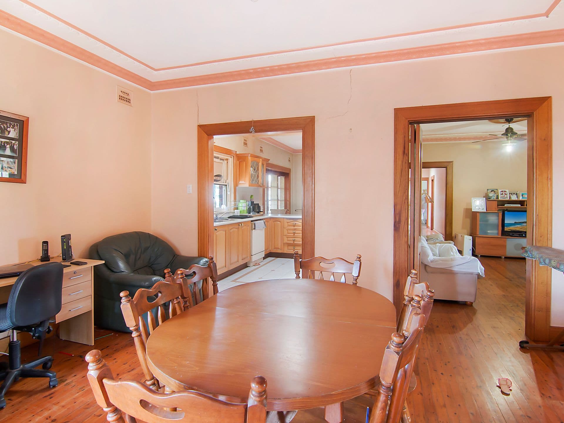 111 Robertson Street, Guildford - Thumbnail 6