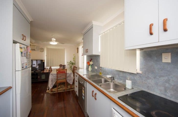 41 Flinders Street, WEST GLADSTONE QLD 4680, West Gladstone - Thumbnail 4