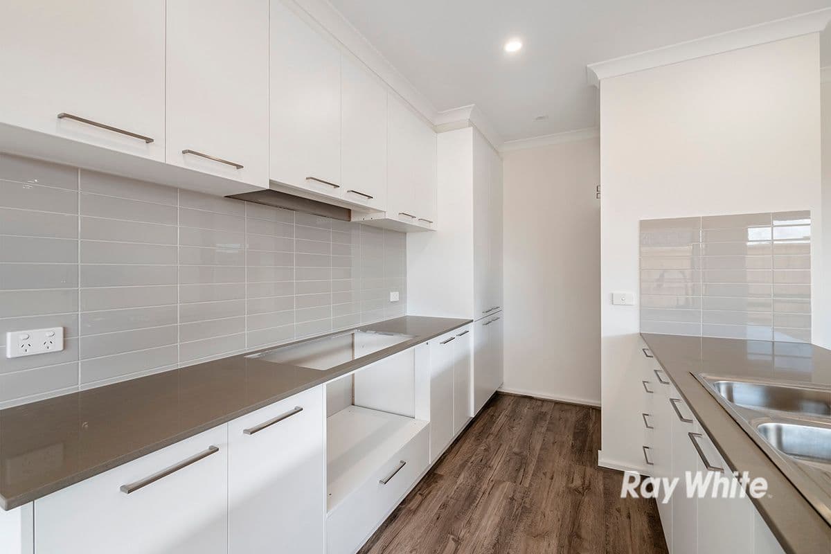 20 Mabillon Way, Clyde North VIC 3978, Clyde North - Thumbnail 4