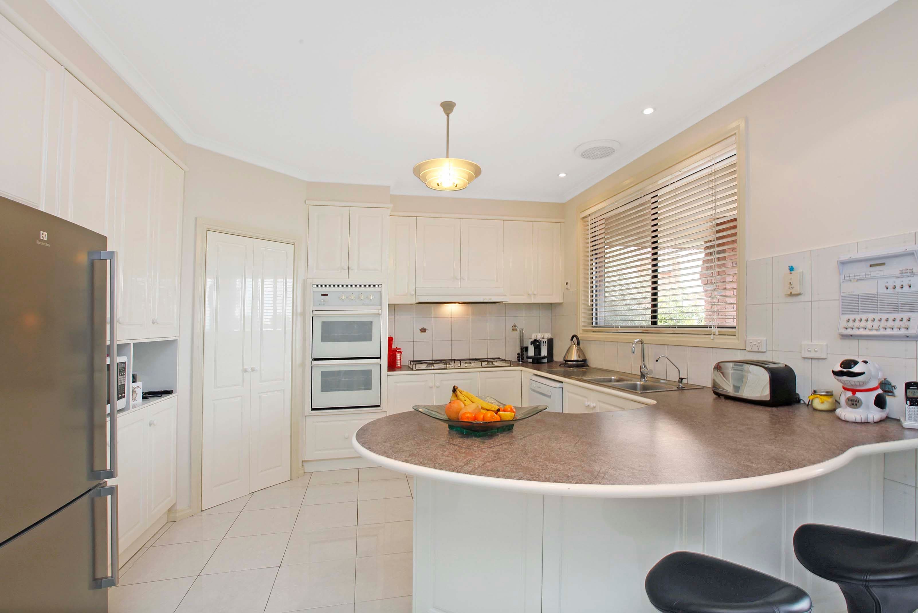 5 Hardiman Court, Mill Park VIC 3082, Mill Park - Thumbnail 2