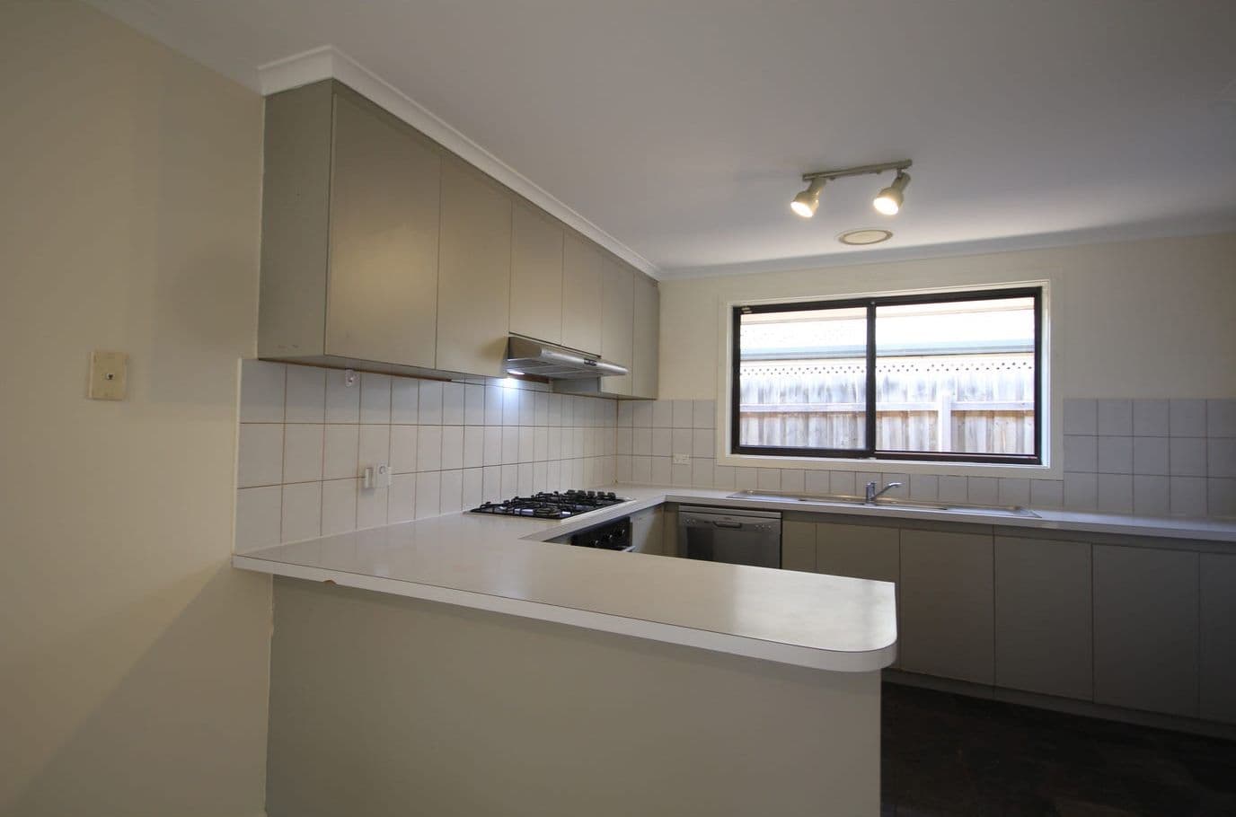 19 Sanderling Street, Werribee VIC 3030, Werribee - Thumbnail 4