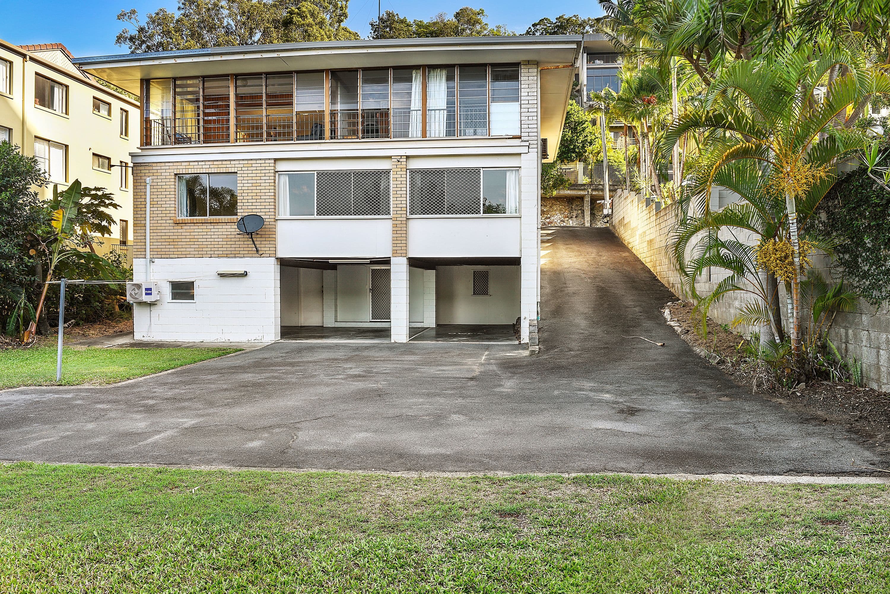 23 Hill Avenue, Burleigh Heads QLD 4220, Burleigh Heads - Thumbnail 7